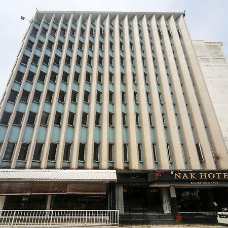 Oyo 1030 Nak Hotel Sandakan Exteriör bild